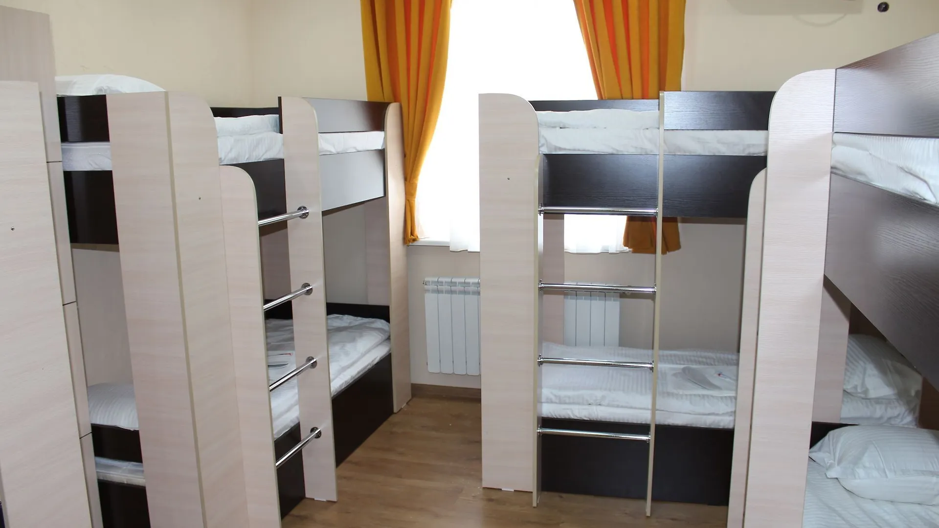 Euro Hostel 阿拉木图 2*,